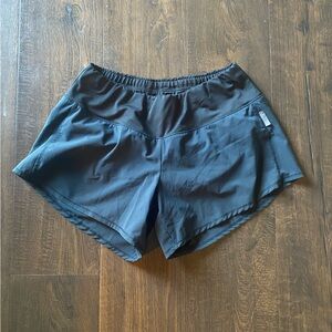 oiselle toolbelt yoga black pocket lined shorts 4” women’s XS | size 2